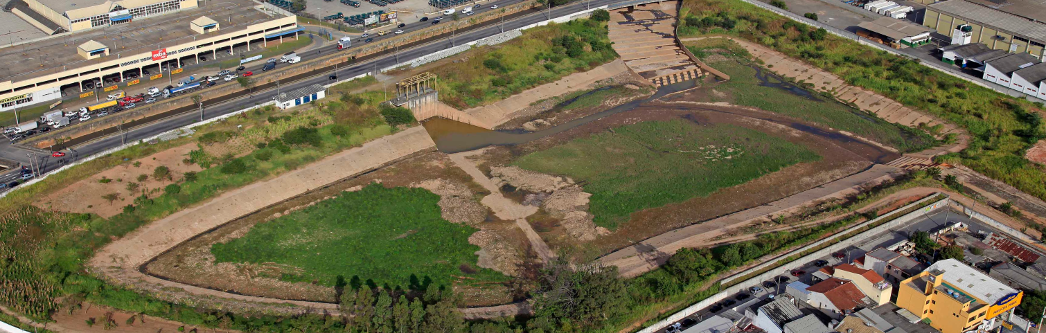 Imagem Foto única_Reservatório de retenção